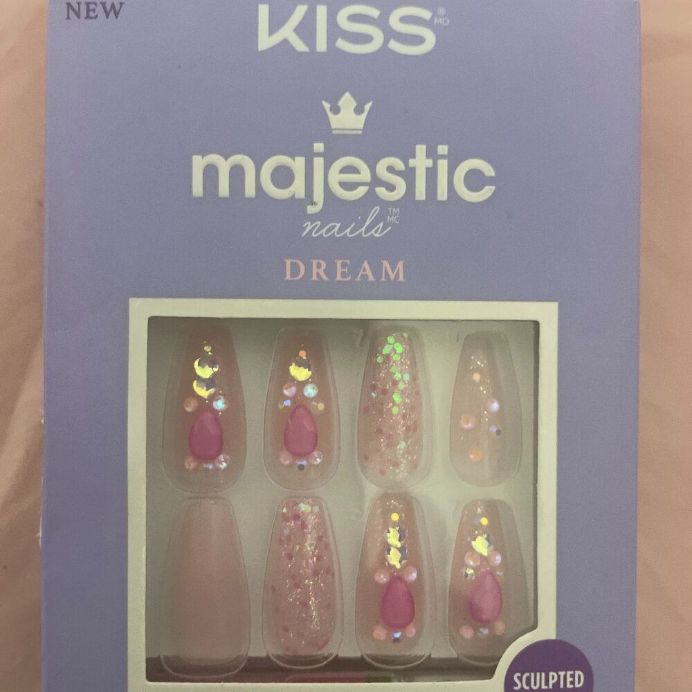KISS MAJESTIC NAILS
